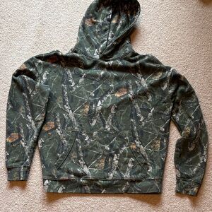 No boundaries women’s oversized fit size small camo hoodie